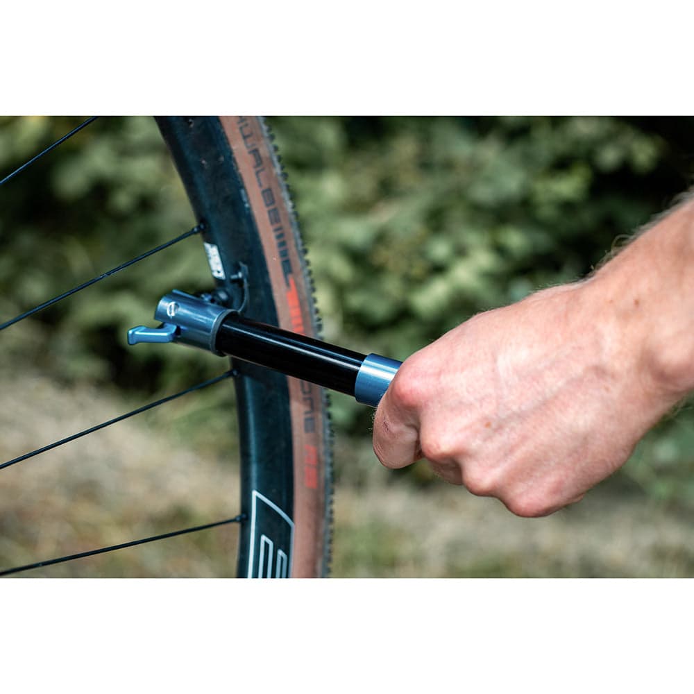 Schwalbe SOS Mini Pump Blue 12.9cm