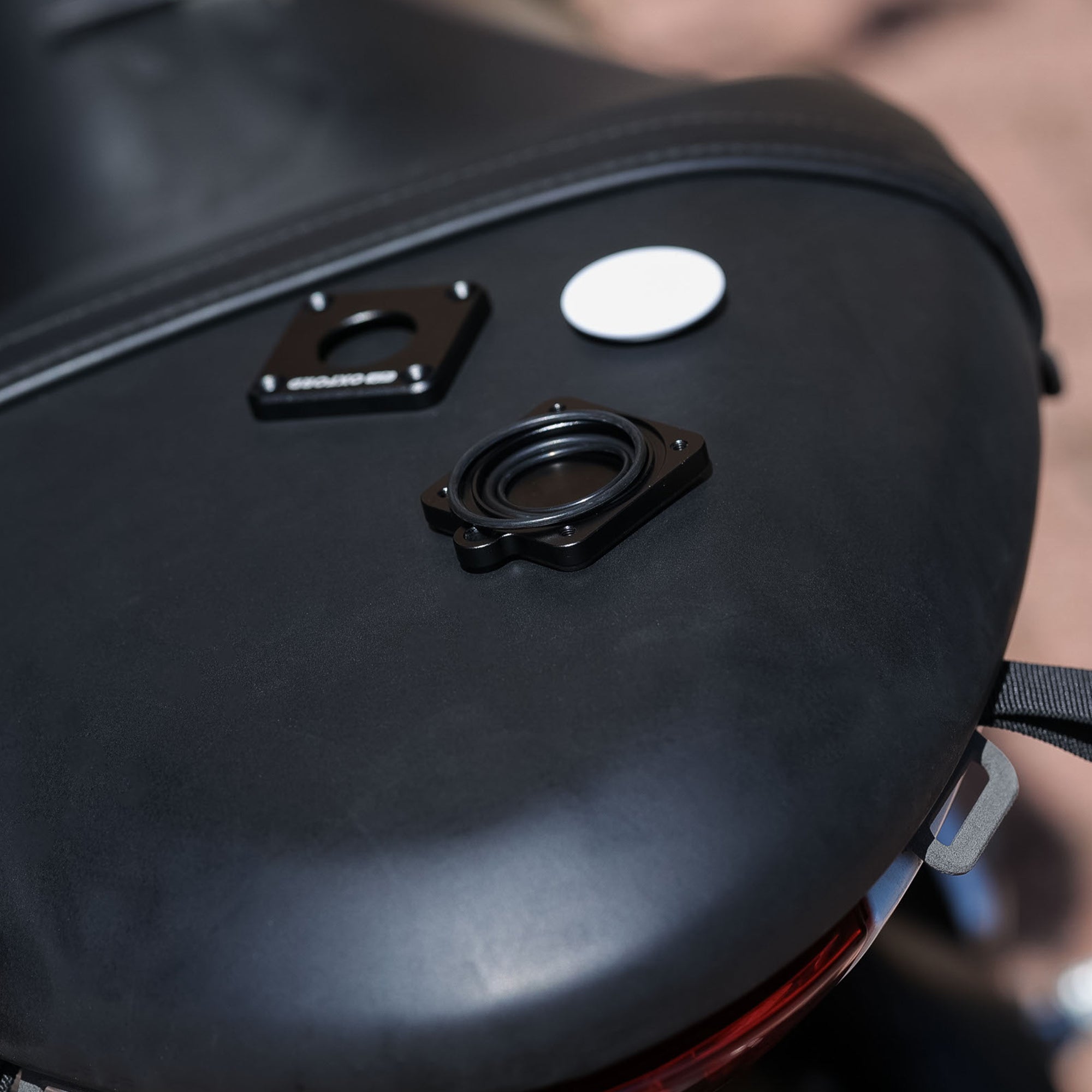 Oxford Universal Tag Mount