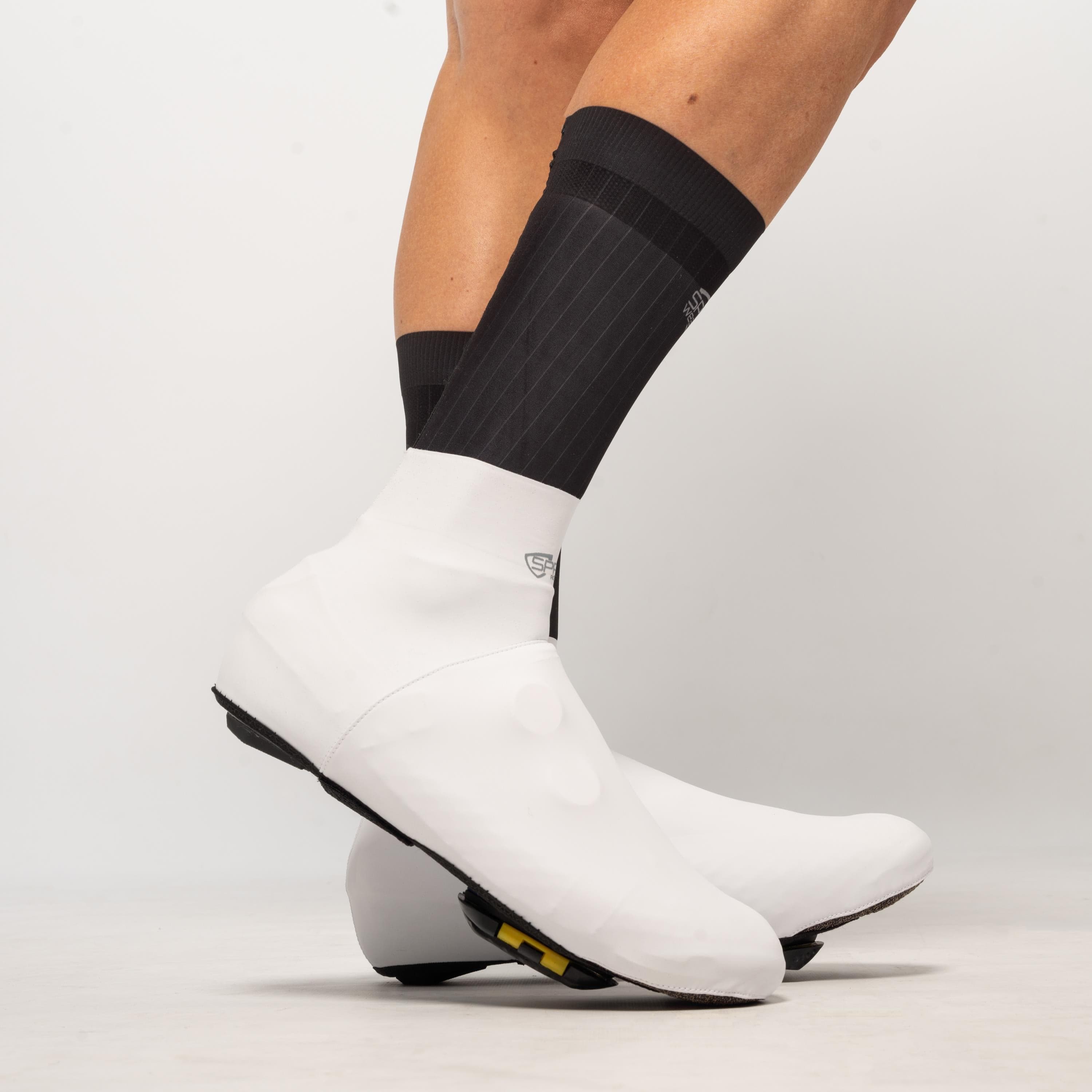 Spatzwear Aquasokz Short Shoe Covers: WHITE S (EU 38-42)