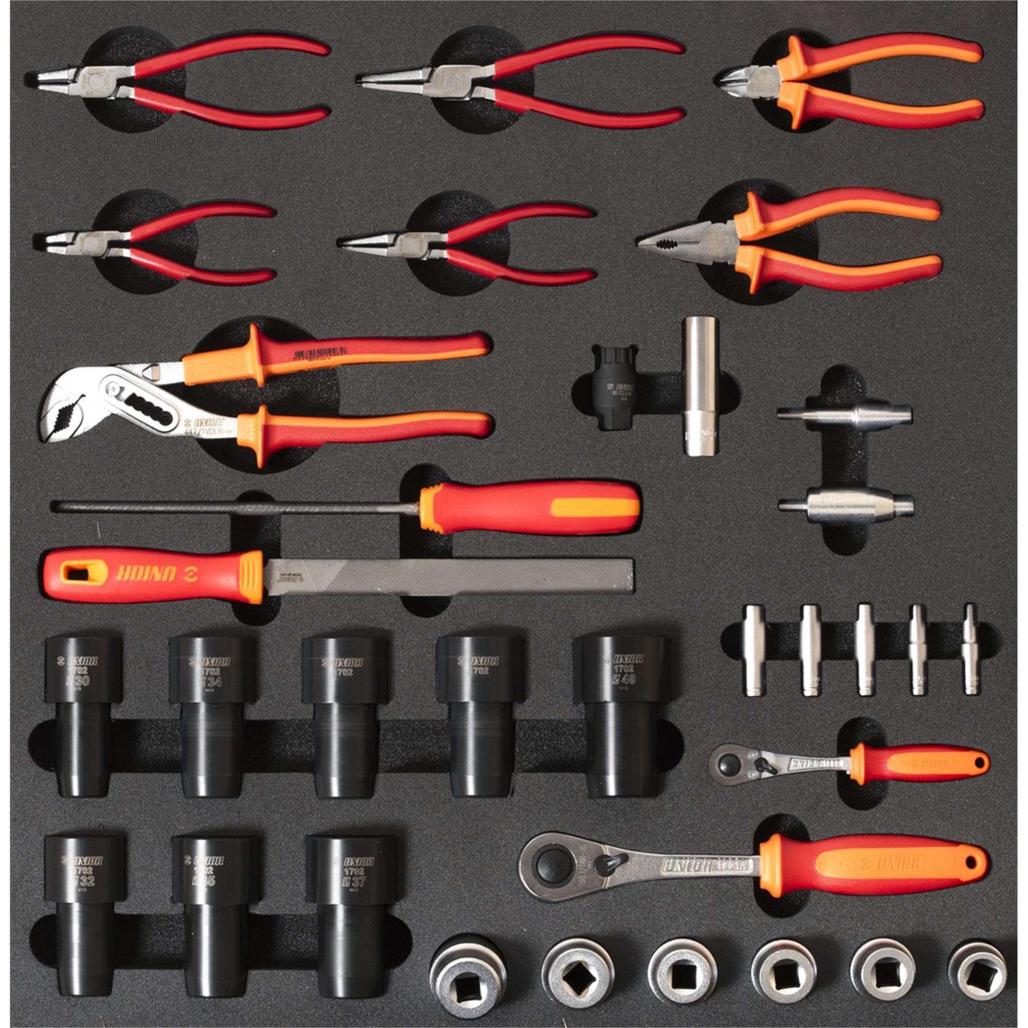 UNIOR Set Of Tools In Tray 3 For 2600D 2024: BLACK 570X562X30