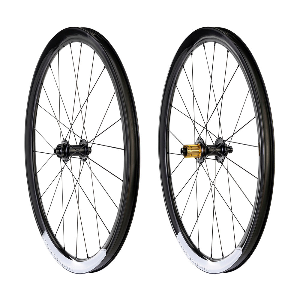 P1  Race Technologies Singularis R38 - Tactic TR02 Black 700c
