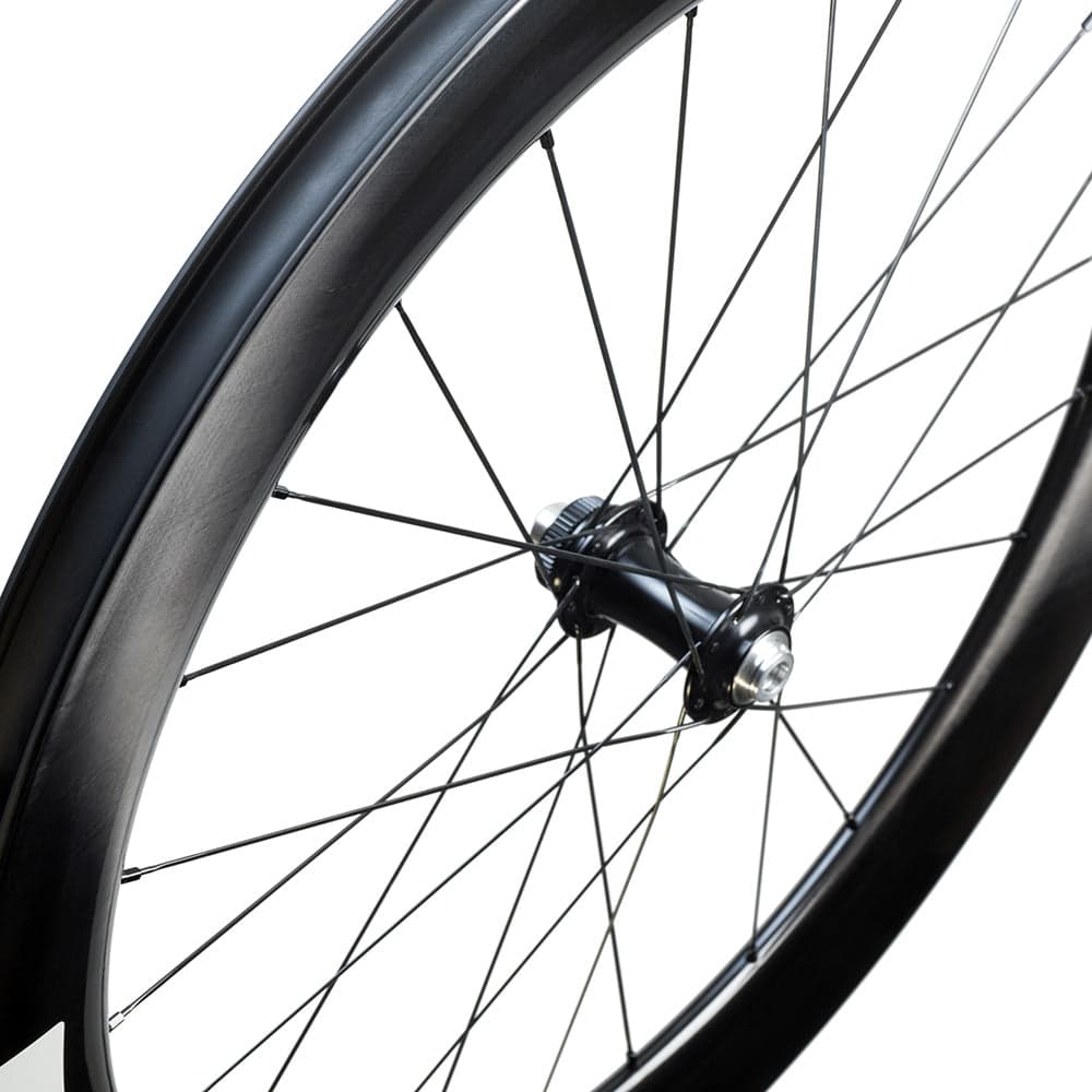 P1  Race Technologies Singularis R69 - White Industries  Black 700c