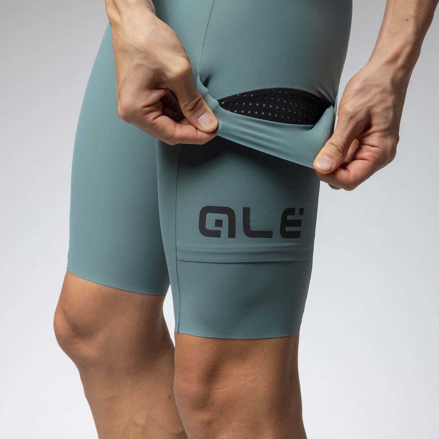 Ale Clothing Gravel Pro Off Road Bibshorts - L - Cyan Off Road/Gravel