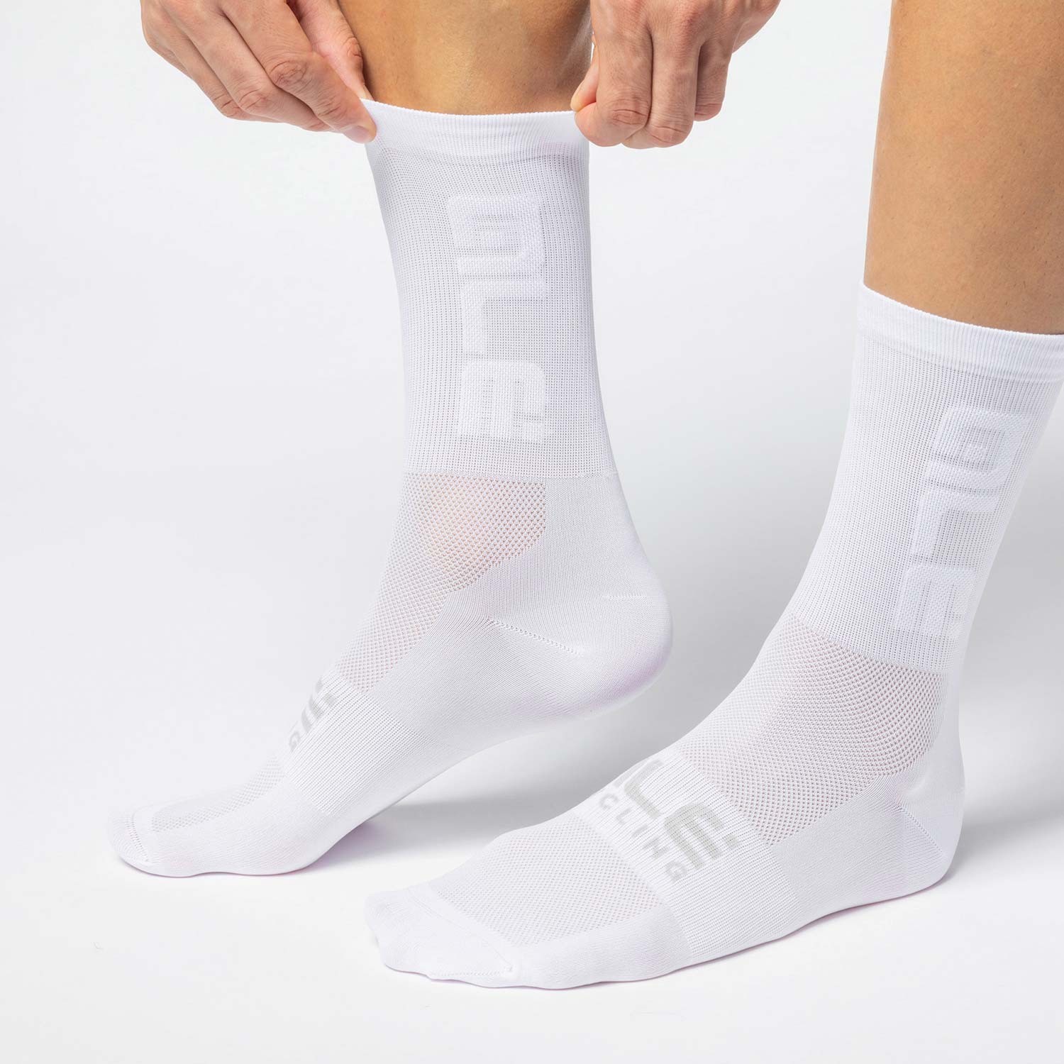 Ale Clothing Round T-Care Plus 18cm Socks - M - White Q-Skin