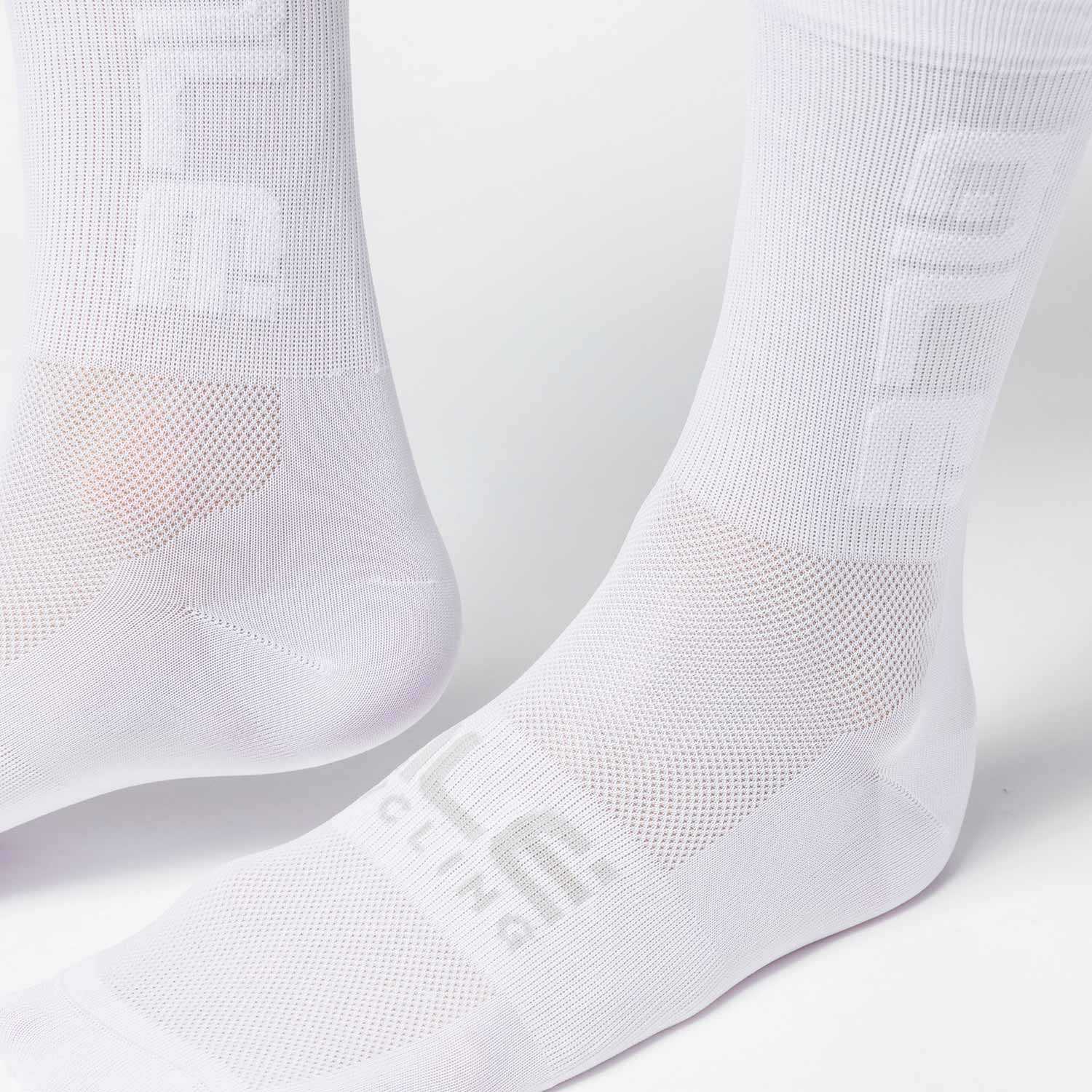 Ale Clothing Round T-Care Plus 18cm Socks - M - White Q-Skin