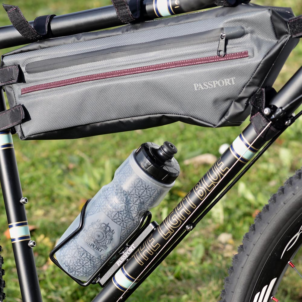 Passport Water Bottle Cage Mover Black