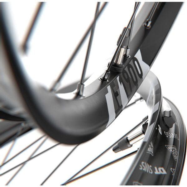 DT Swiss F 1900 wheel, 30 mm rim, 12 x 148 mm BOOST axle, 27.5 inch rear Sram XD