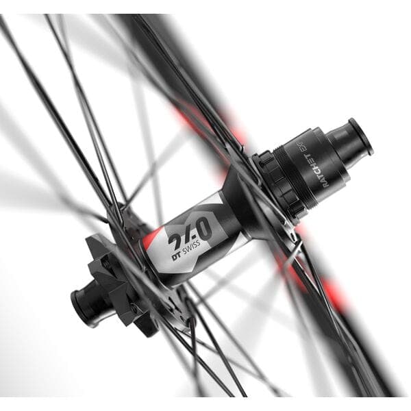DT Swiss FR 1500 wheel; 30 mm rim; 110 x 15 mm BOOST axle; 27.5 inch front