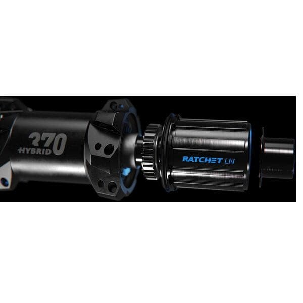 DT Swiss HU 1900 wheel; 25 mm rim; 100mm QR axle; 700c front