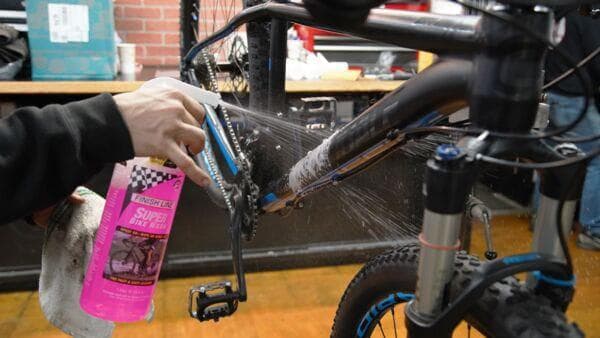 Finish Line Super Bike Wash - 38 oz / 1 litre