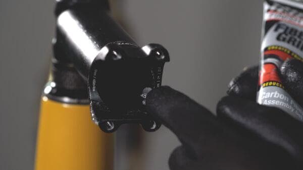 Finish Line Fiber Grip Carbon Fibre Assembly Gel Tube - 1.75 oz / 50 ml