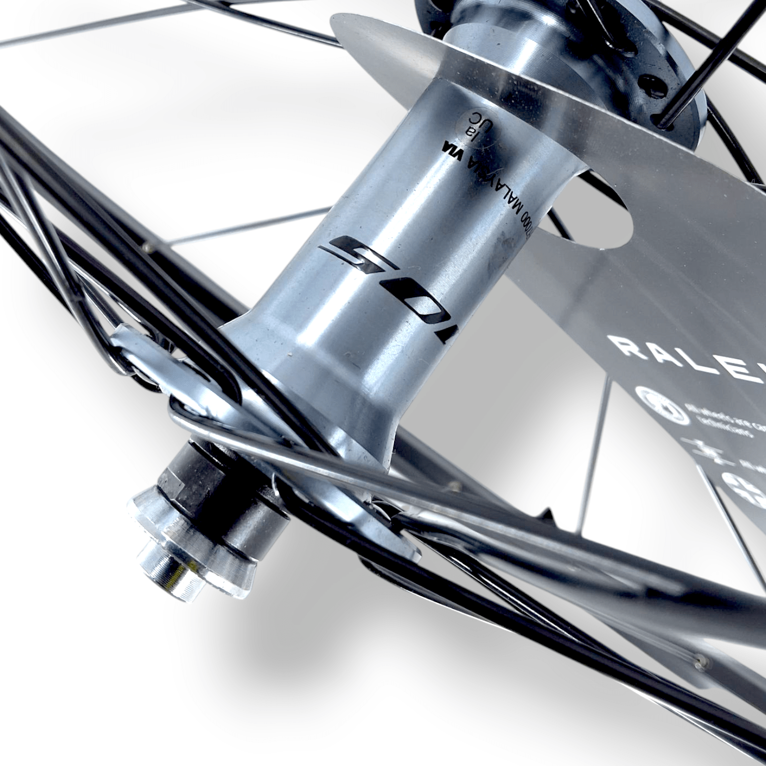 Tru-build wheels 700C Front Wheel, Shimano 105, Mach1 Omega Rim, 32H, Black - Front - Black