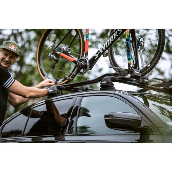 Thule 568 TopRide locking upright cycle carrier