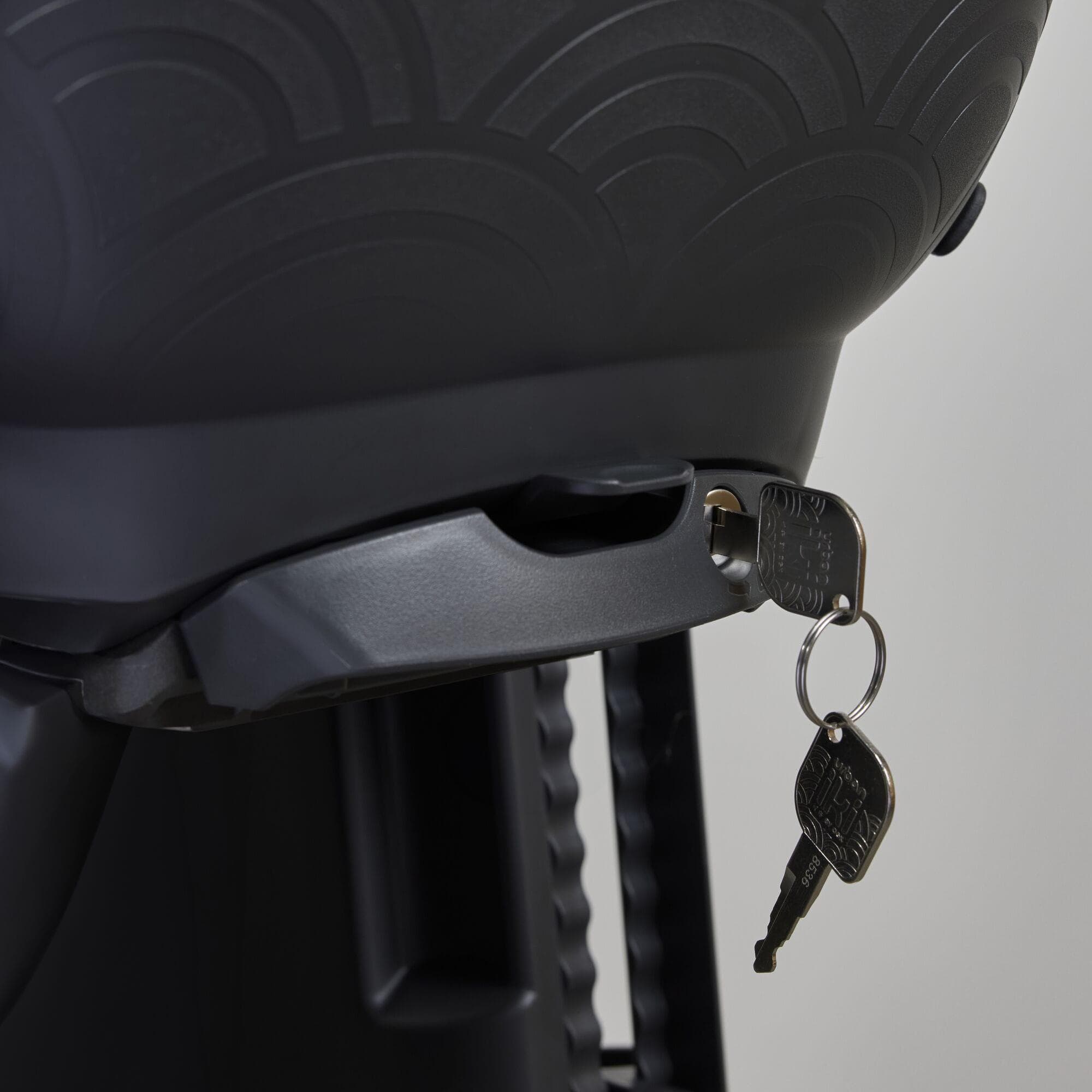 Urban Iki Rear Seat TA-KE Carrier Mount Bincho Black