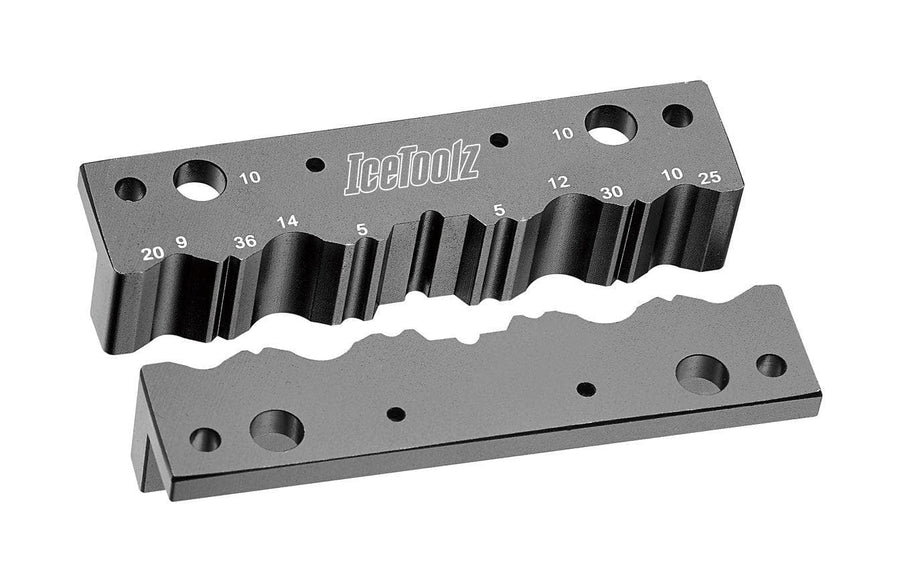 IceToolz Axle Vice